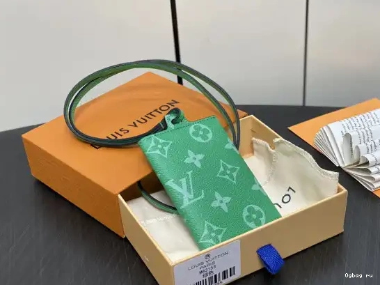 Card LOUIS Holder VUITTON Necklace-7.6*10*0.5CM 0701